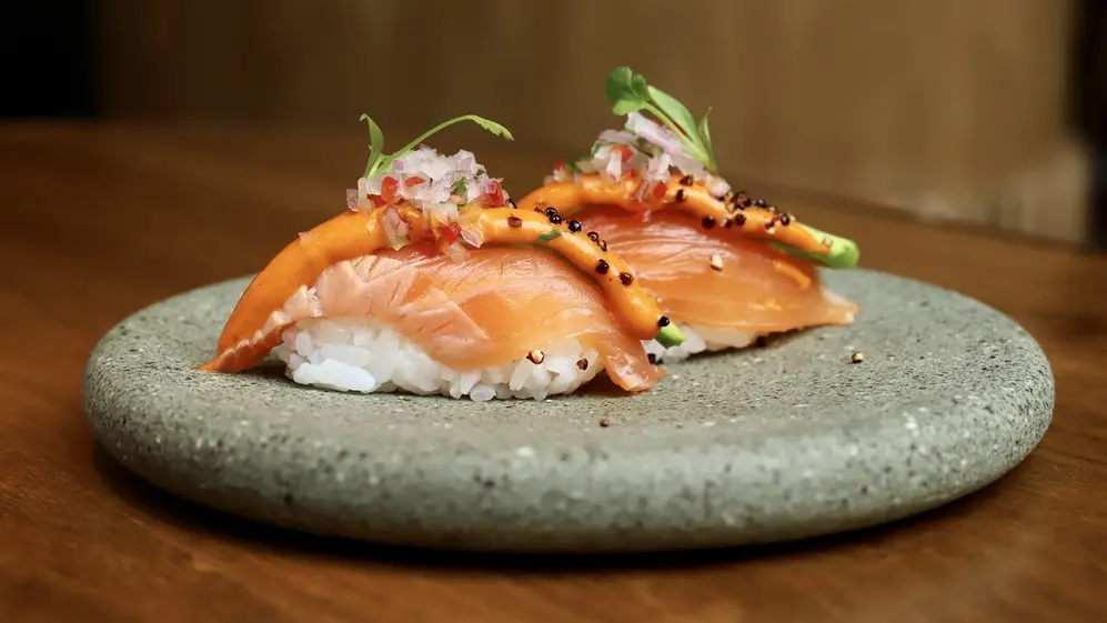 El surgimiento de la fusión entre la cocina japonesa y peruana, conocida como Nikkei, amplió la oferta gastronómica y atrajo a nuevos clientes