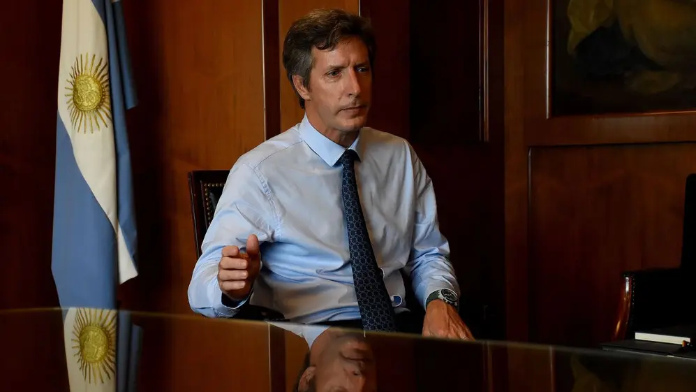 Bausili planteó dudas sobre la acumulación de reservas, lo que llevó incertidumbre al mercado.