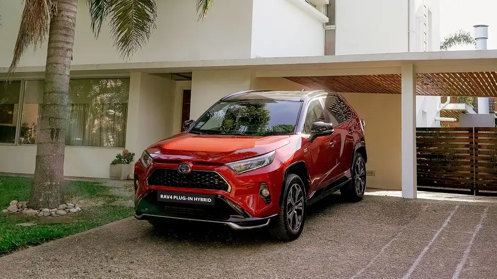 El Toyota RAV4 llegó con tecnología híbrida enchufable.