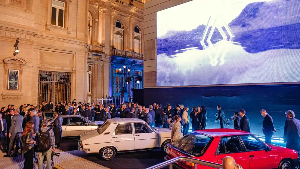 Toda la historia de Renault acompañó el lanzamiento del nuevo Megane E-Tech.