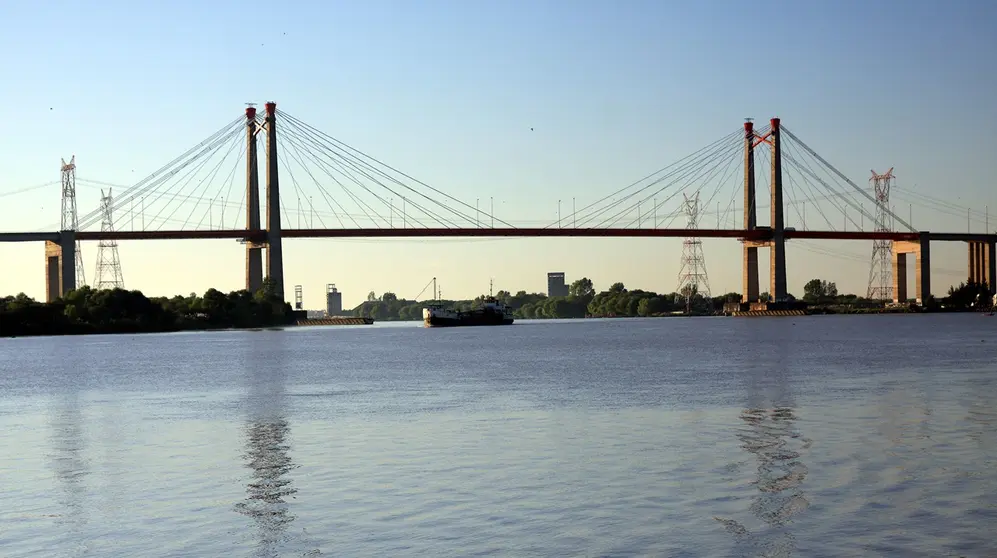 La ruta que opera Caminos del Río Uruguay atraviesa el puente de Zárate.