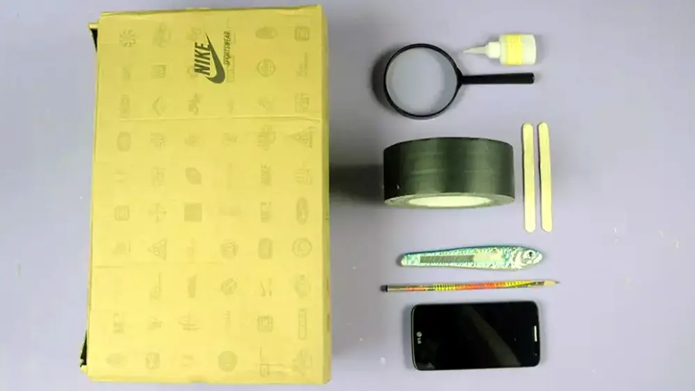 Materiales necesarios para convertir tu celular en un proyector.