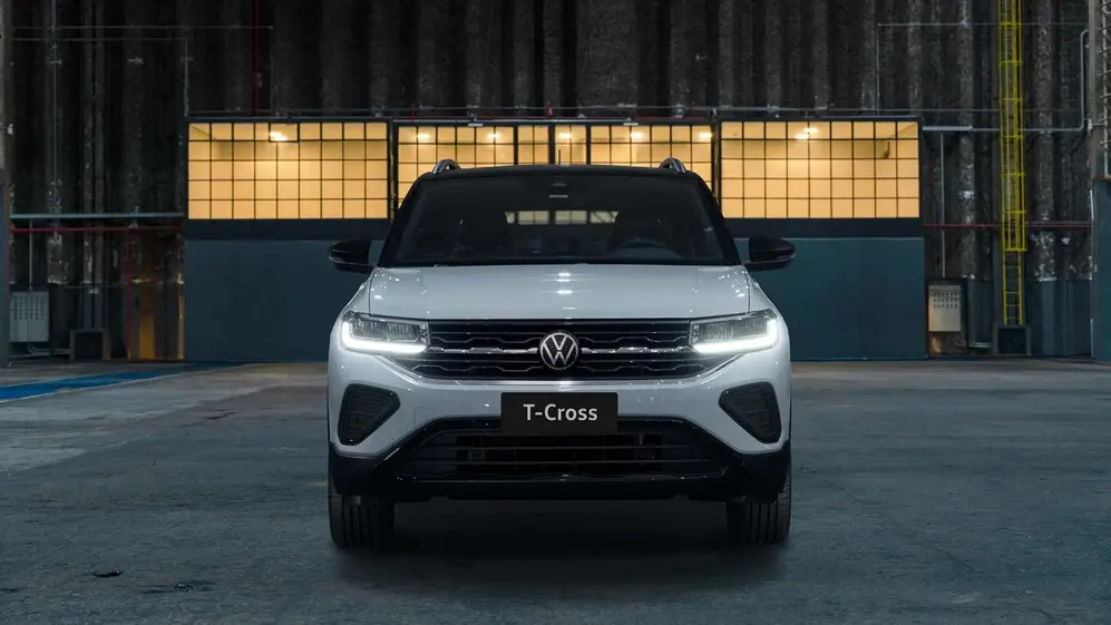 El frontal tiene líneas más modernas y rompe con la rigidez del T-Cross anterior.