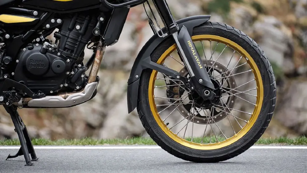 La nueva moto mantiene sin cambios los neumáticos.
