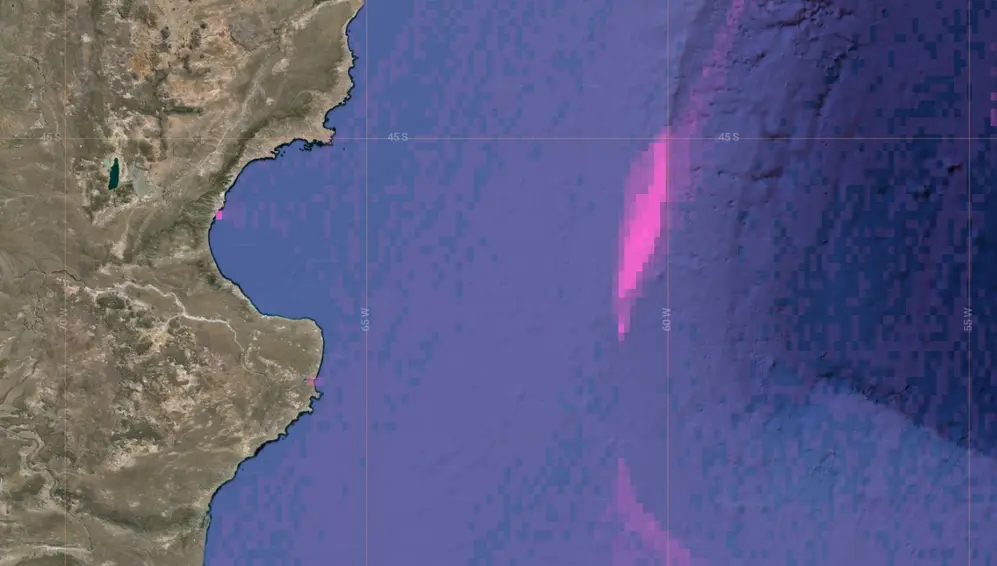 La flota de pesca ilegal china se concentra en el límite de la ZEE argentina.