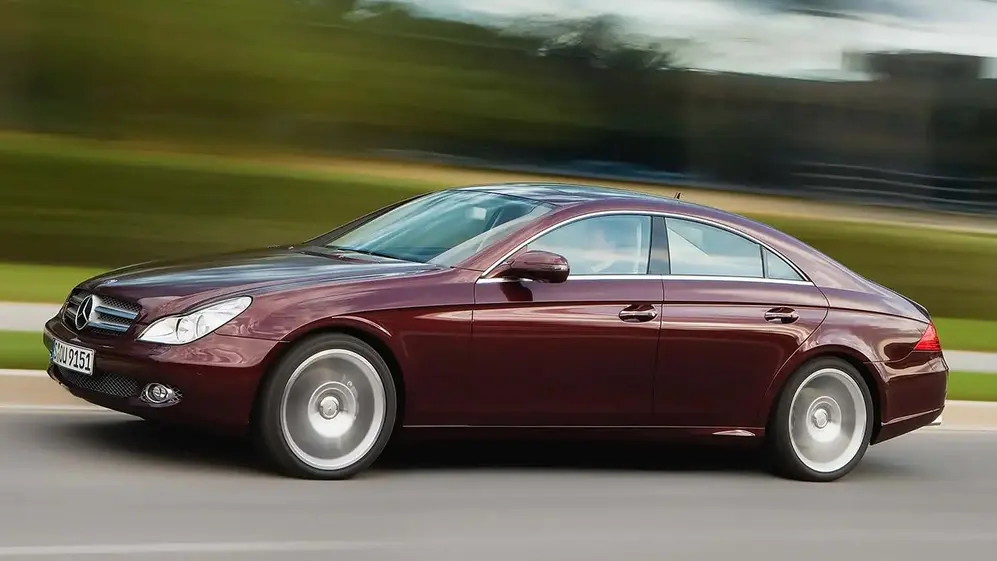 El Mercedes Benz CLS marcó un punto de partida en la categoría.