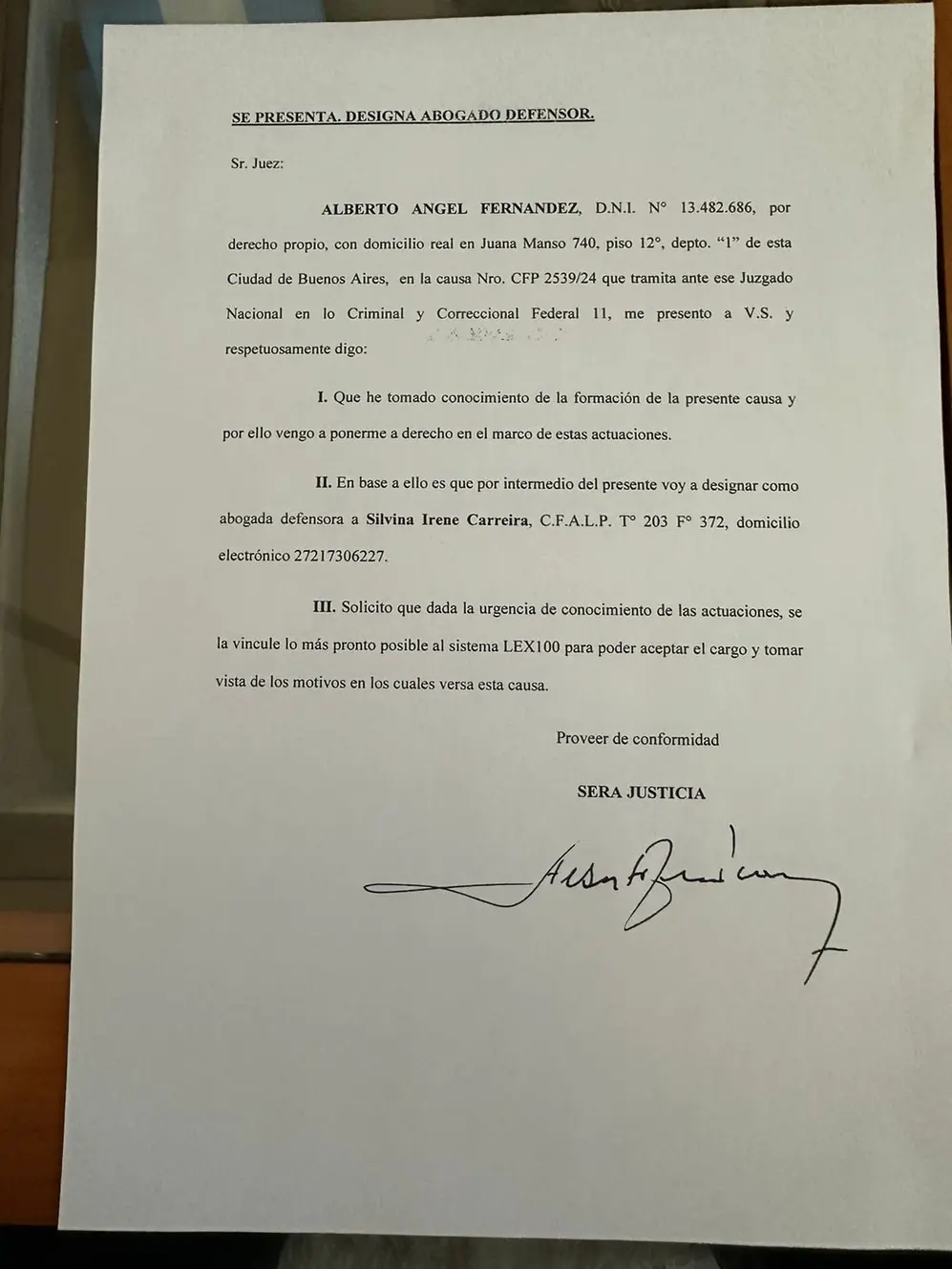 El documento mediante el cual Alberto Fernández nombró ante el Juez a su nueva abogada