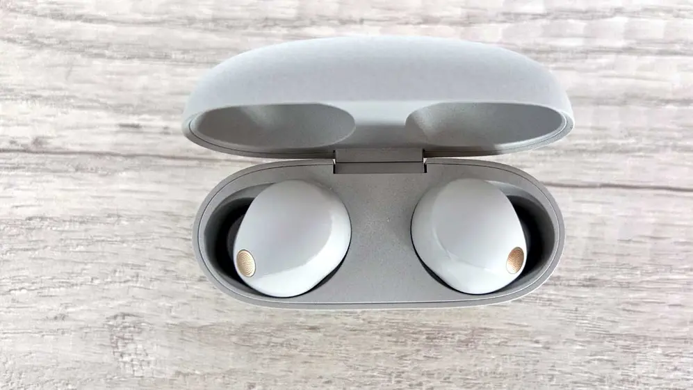 Al igual que cualquier auricular, podés usar los WF-1000XM5 de Sony a través de Bluetooth sin hacer clic en ningún acuerdo. 