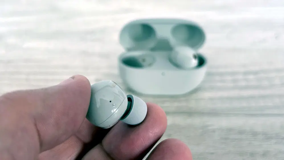 La cancelación activa de ruido y la calidad del sonido se amplificaron en una cantidad perceptible. 