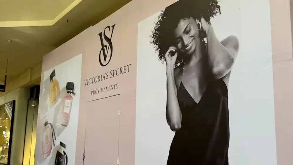 En el shopping Unicenter ya hay un cartel de Victoria
