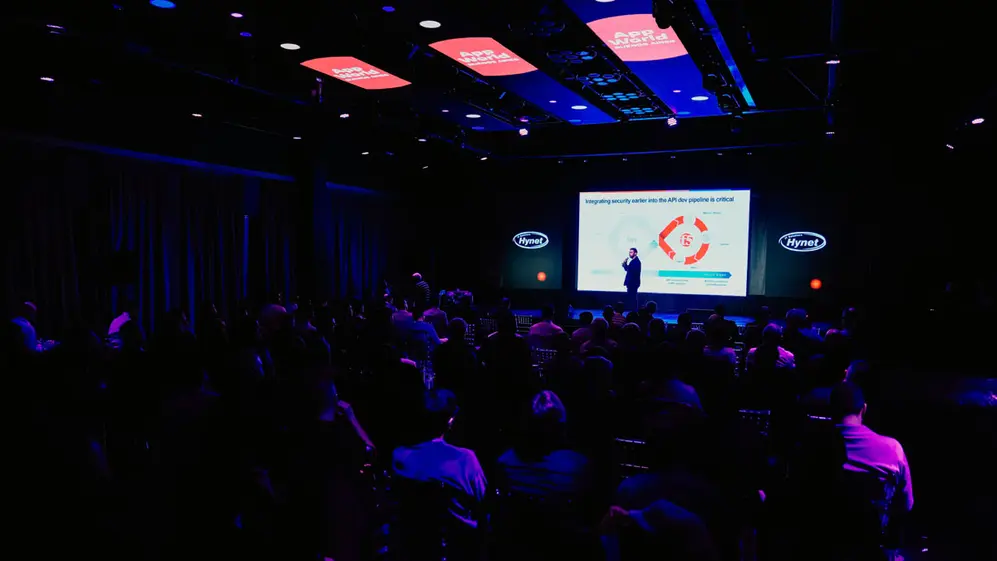 Ejecutivos de diversas industrias participaron en el encuentro sobre seguridad digital.