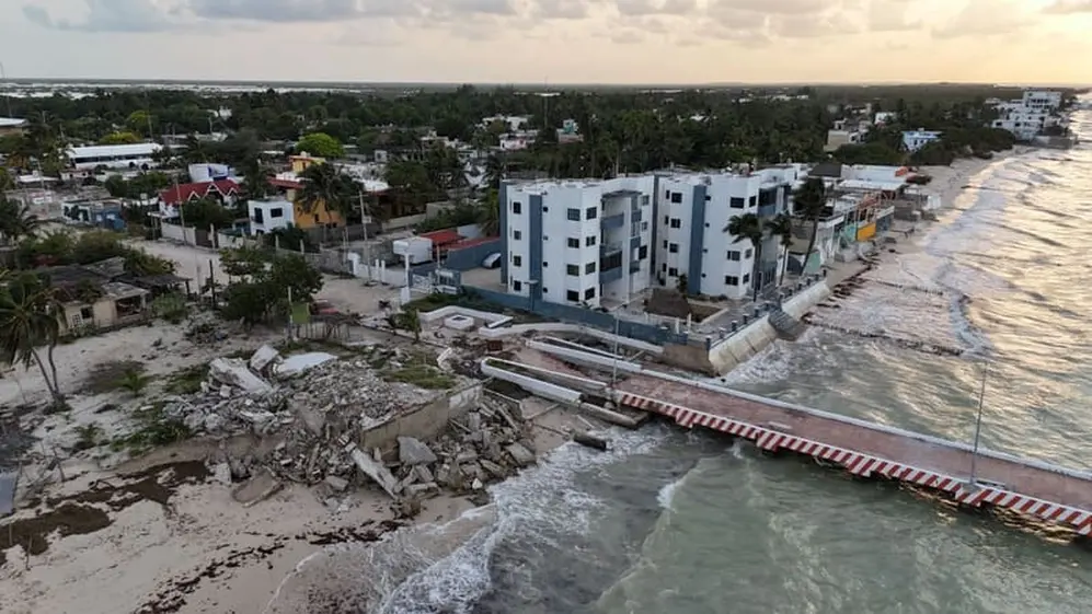 El huracán Miltón generó múltiples destrozos en las costas de Yucatán