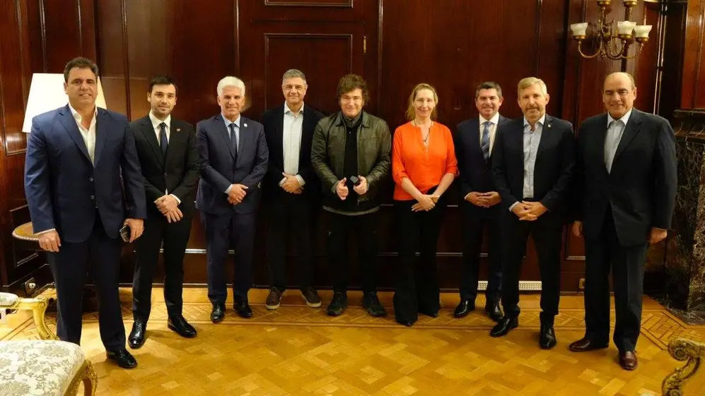El presidente Javier Milei en un reciente encuentro con los gobernador del PRO
