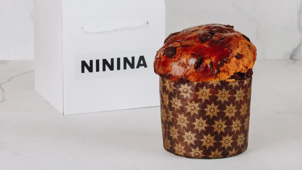Ninina en el El Solar Shopping, Las Cañitas y sobre la calle Gorriti en Palermo, y  Holmberg 