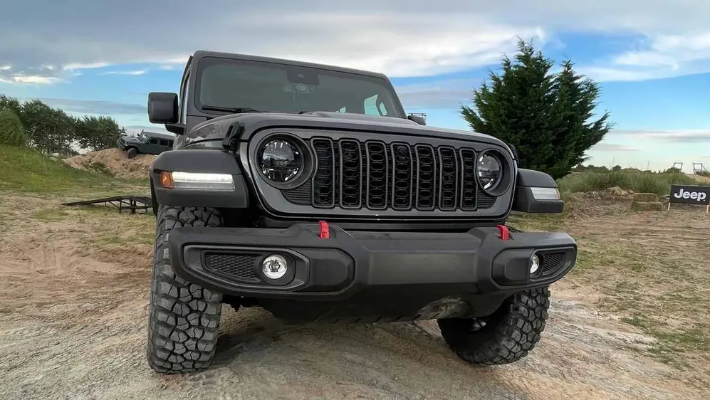 El frontal del Jeep se actualizó, pero mantiene su esencia.