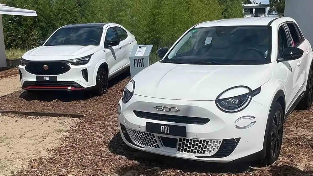 Junto con el 600, la gama Abarth está exhibida en el stand del Summer Car Show.