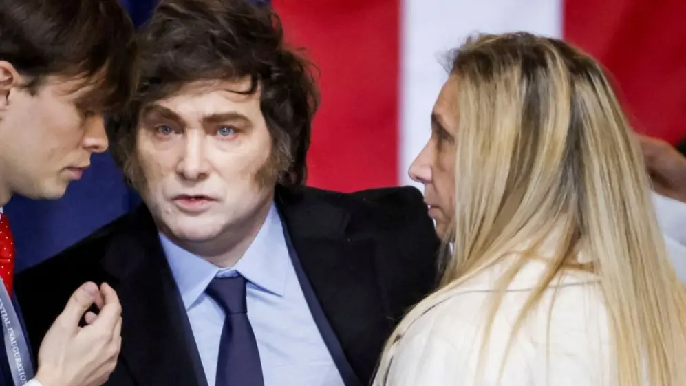 Javier Milei y su hermana Karina, presentes en el acto