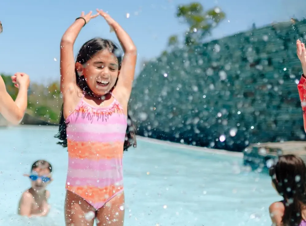 Hilton Pilar también cuenta con actividades exclusivamente para niños y niñas.
