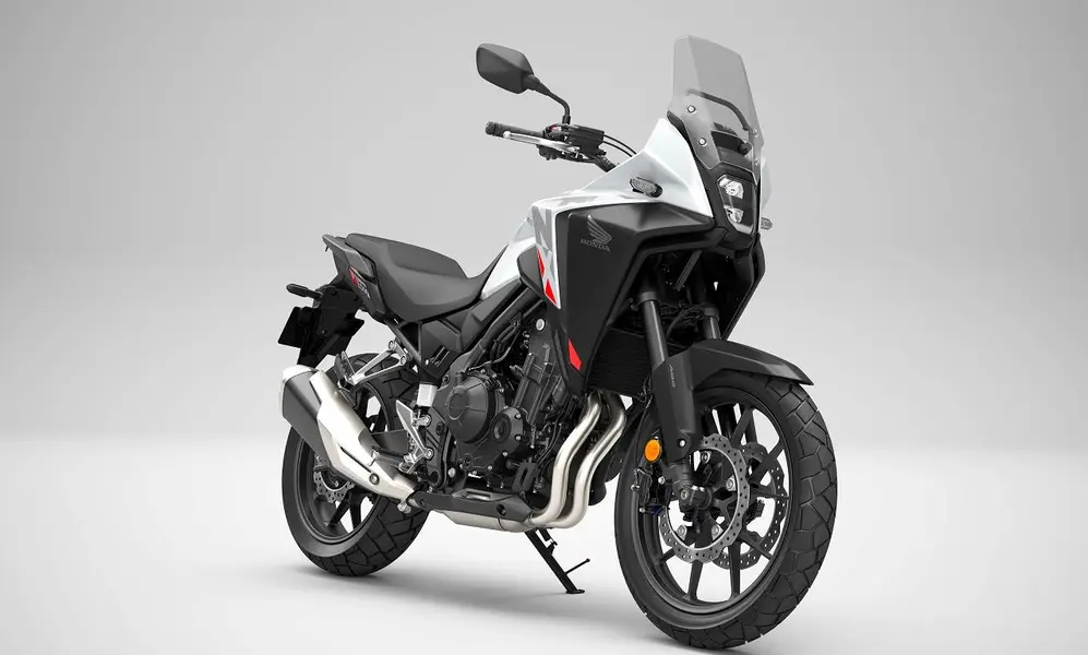 La nueva Honda NX 500 es una moto crossover.
