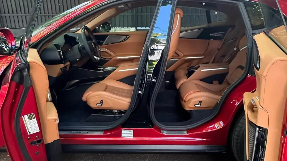 Así es la Ferrari Purosangue por dentro
