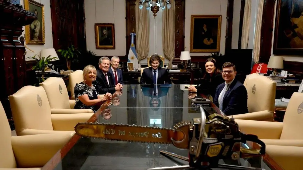 Javier Milei se reunió este lunes con un senador norteamericano