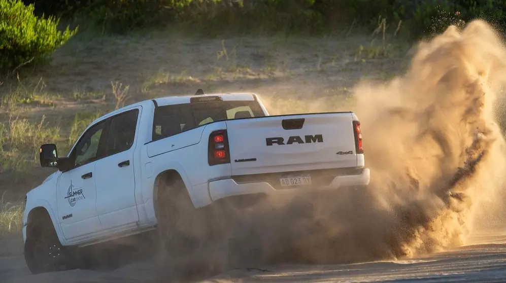 Con nuevo motor, la camioneta RAM 1500 suma más potencia. 