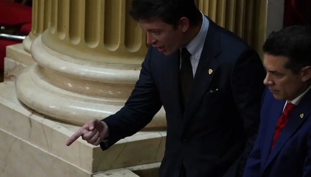 Caputo y Manes se señalaron y discutieron a los gritos, en plena Asamblea Legislativa.