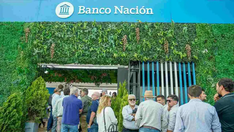 Decenas de personas pasaron por el stand de Banco Nación durante Expoagro.