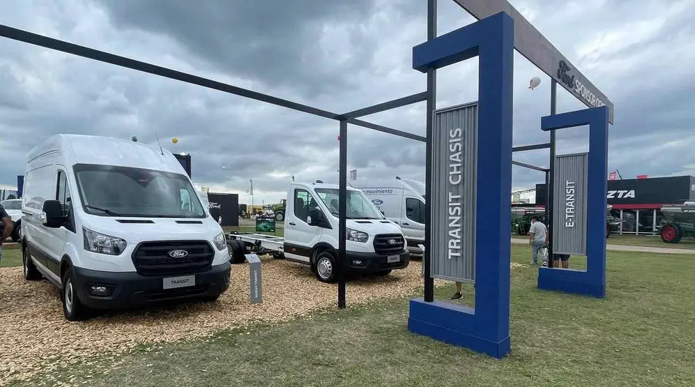 La nueva línea de vehículos Transit está debutando en Expoagro.