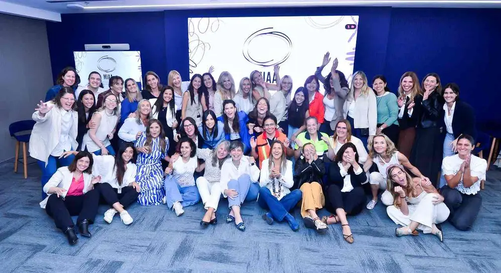 Organizadoras e invitadas al primer foro de MIAA.