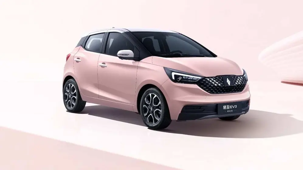 JMEV venderá un auto eléctrico chico, con colores diferentes.