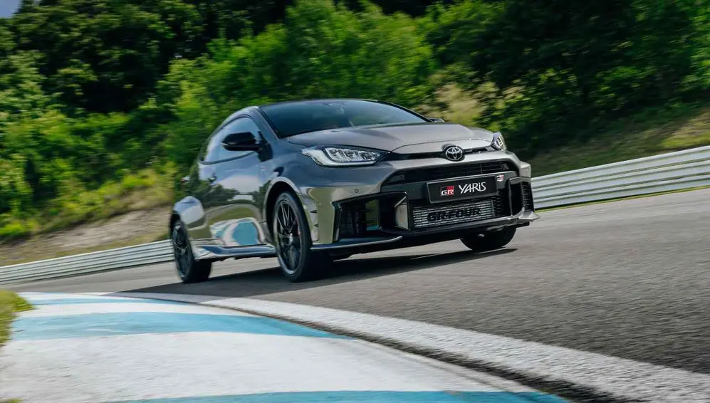 El nuevo GR Yaris tiene mejor dinámica gracias a cambios en la suspensión.