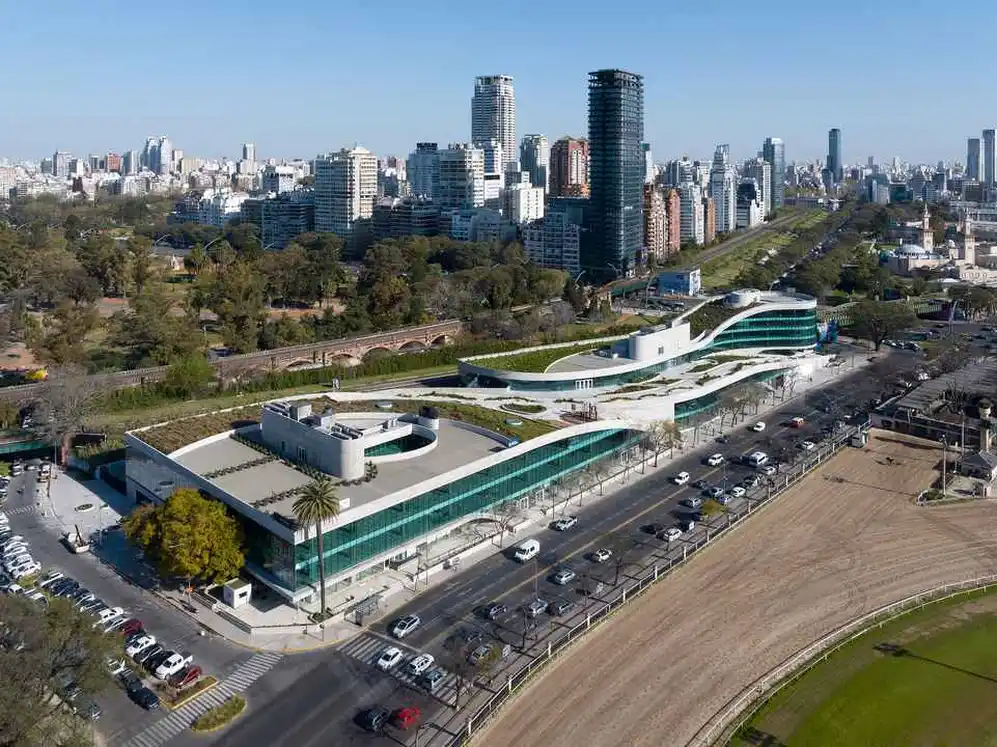 Con 14.700 m2 de oficinas, atrajo a firmas como UALA, Glencore y Grobocop