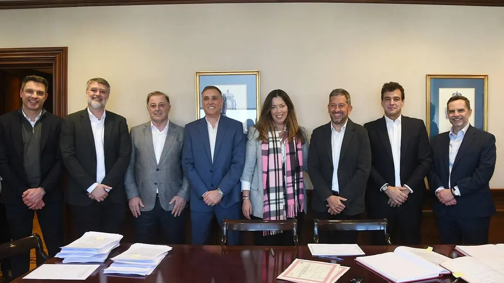 El equipo de Banco Patagonia, el equipo de GPAT compañía de valores y el equipo de Decréditos