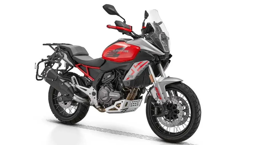 La nueva 550 es una moto ideal para la aventura.