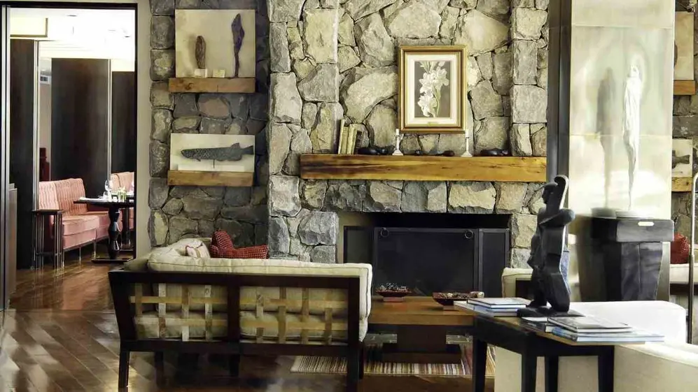 Para los amantes del arte, existe un lugar de ensueño en Bariloche: el Hotel 