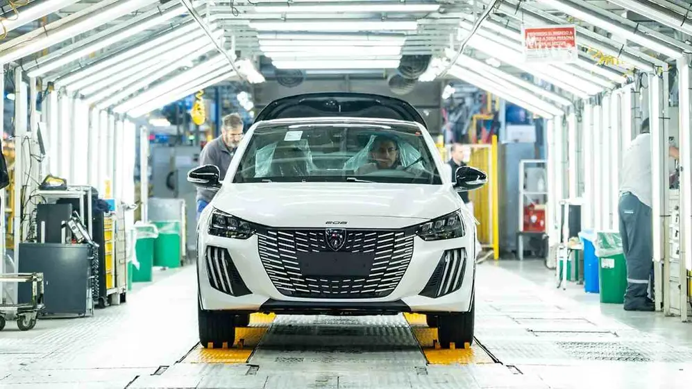 El Peugeot 208 se fabrica en El Palomar, y sumará un nuevo motor.