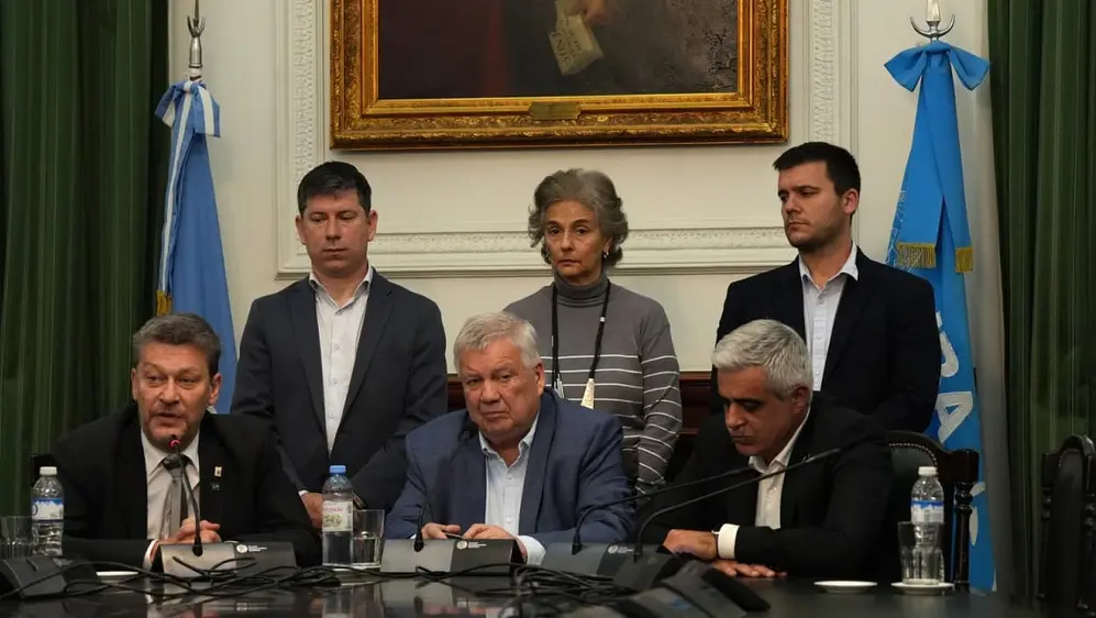 Autoridades de la UBA y el CIN