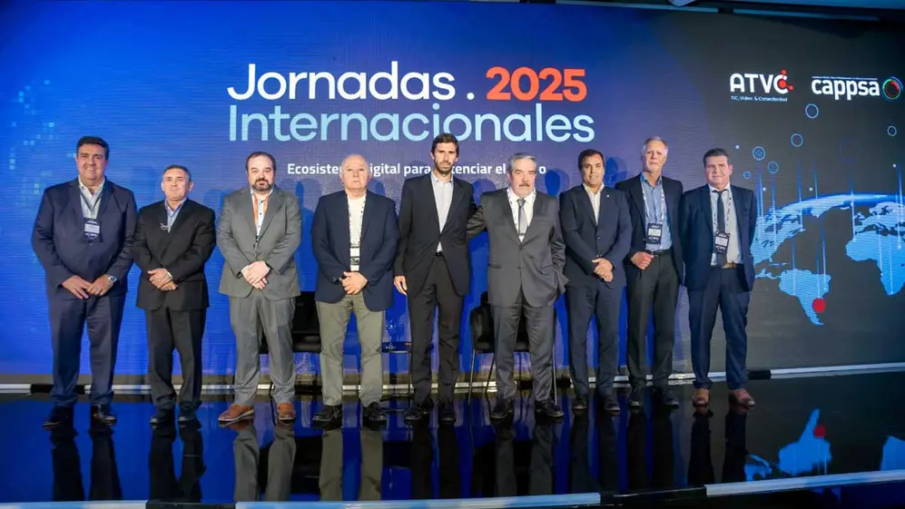 Representantes de las entidades que conforman la Mesa TIC.