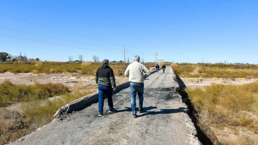 El viejo puente sobre el Río Mendoza 