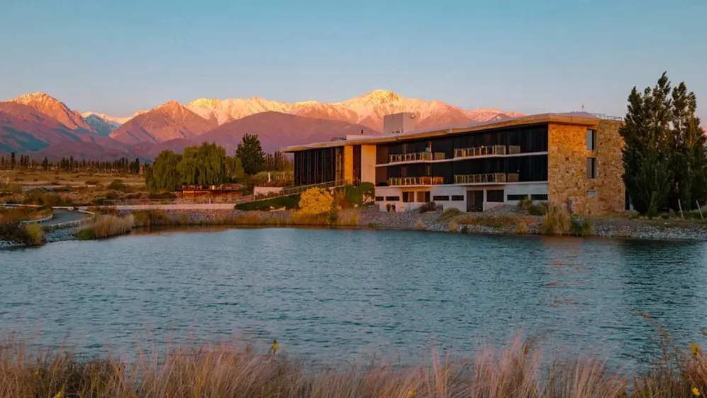 Mendoza lanzó un programa de promociones en hotelería, bodegas y restaurantes para el verano 