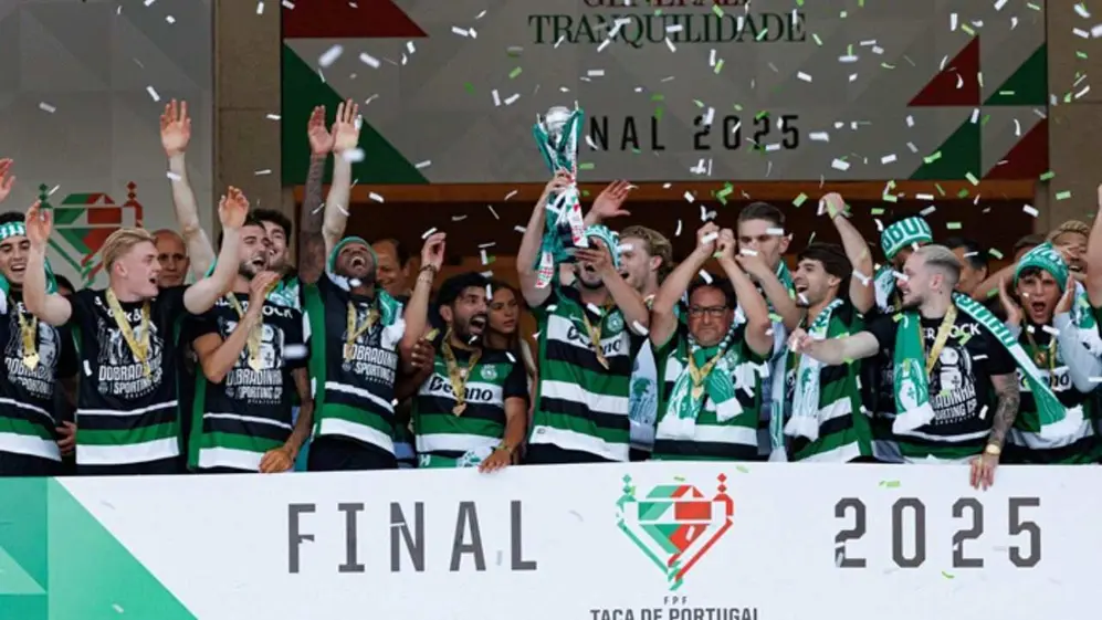 Los jugadores del Sporting CP celebran el triunfo en la Taça de Portugal 2025 (Copa de Portugal)