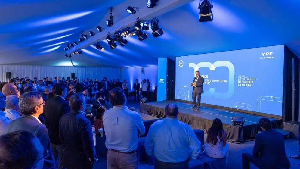 La Refinería La Plata de YPF celebra su centenario y apuesta a la innovación