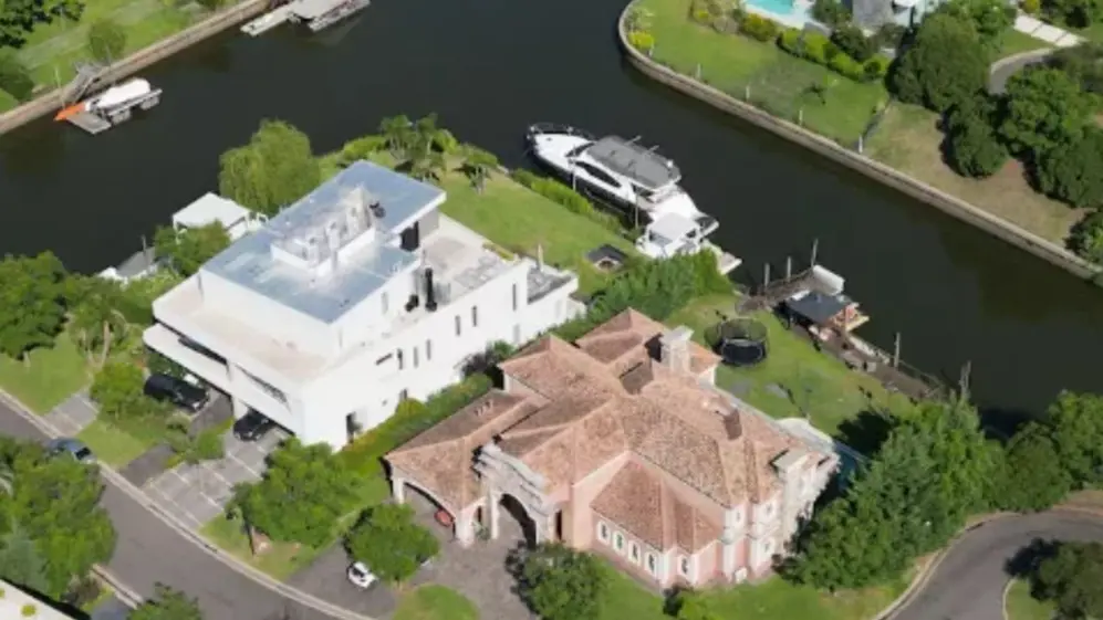 La imagen aérea de la casa de Faroni en Nordelta