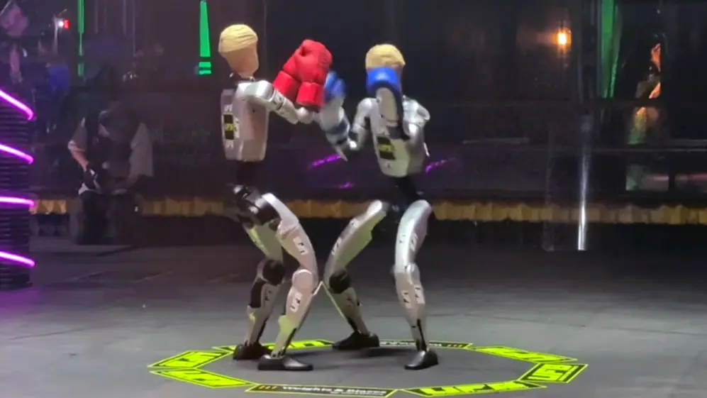 Robots boxeadores en CES 2026.