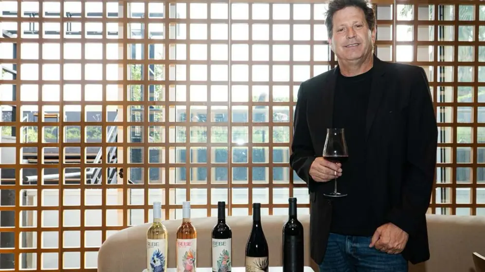 Bebe con sus vinos