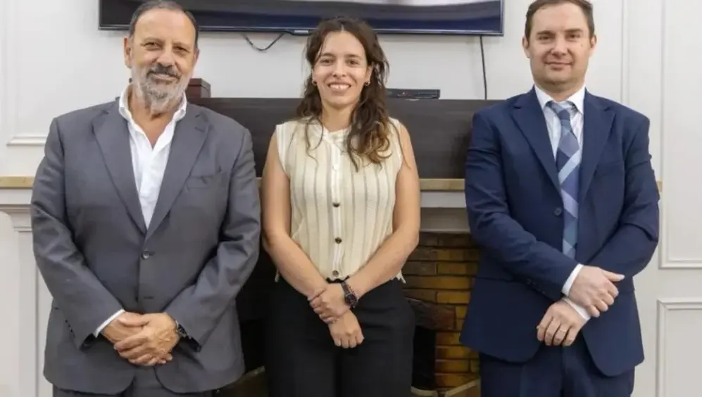 La imagen que difundió la provincia luego de la firma del acuerdo