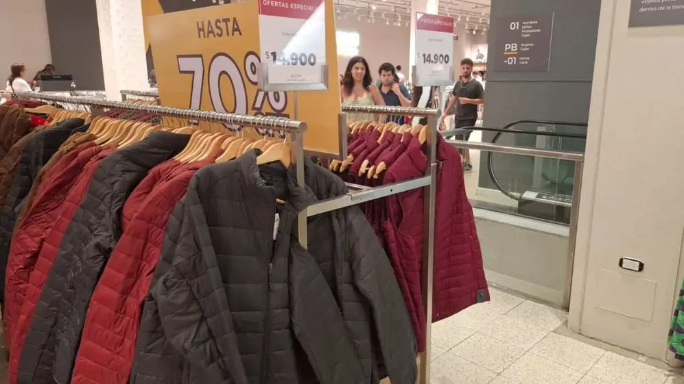 Las camperas con 70% de descuento, por $14.900