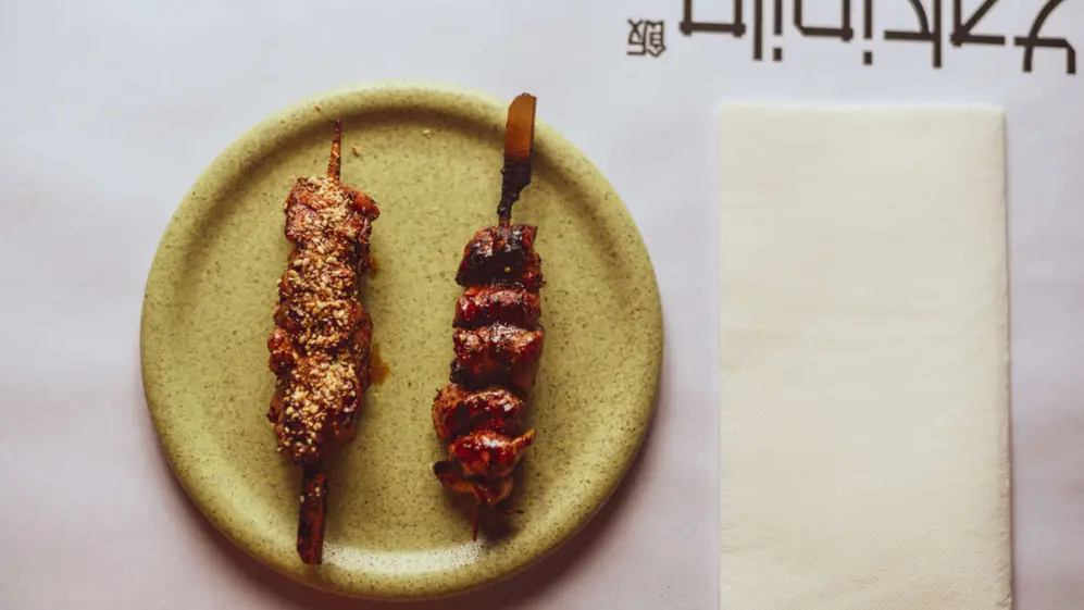 Con solo doce asientos, Yakinilo ofrece una experiencia japonesa íntima para el 14 de febrero en BA