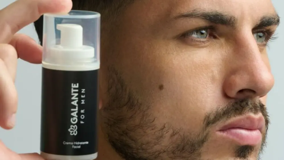 Paredes, la cara en la nueva campaña de productos que lanzó su mujer